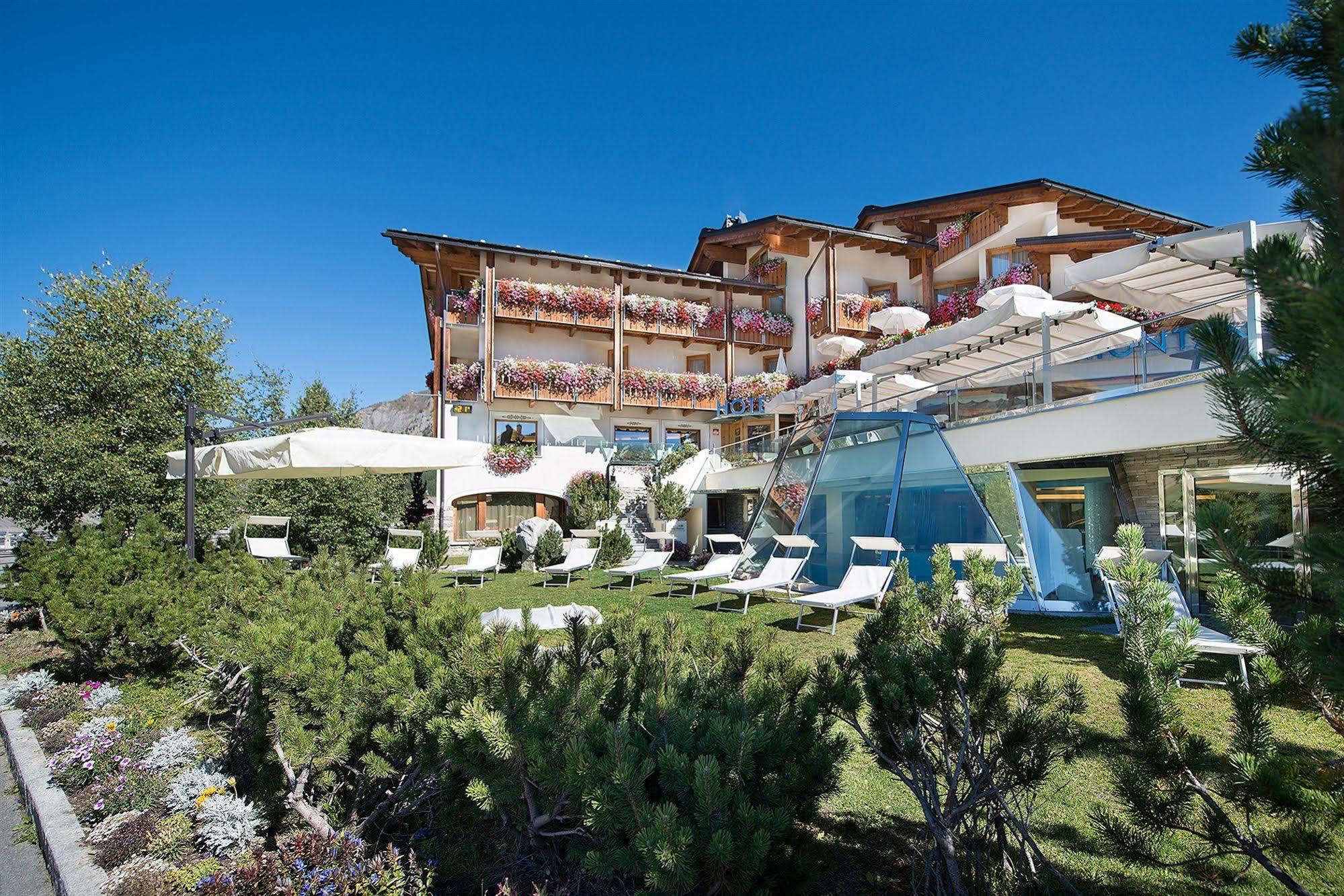 Hotel Baita Montana Livigno Exterior photo